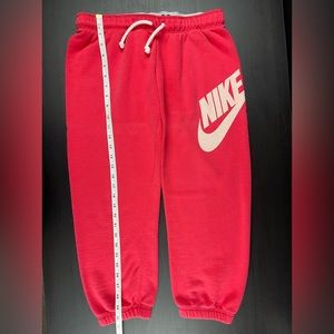 NIKE | Rally Futura Sweatpants | CAPRI | Women's Athletic Pant | size MEDIUM red